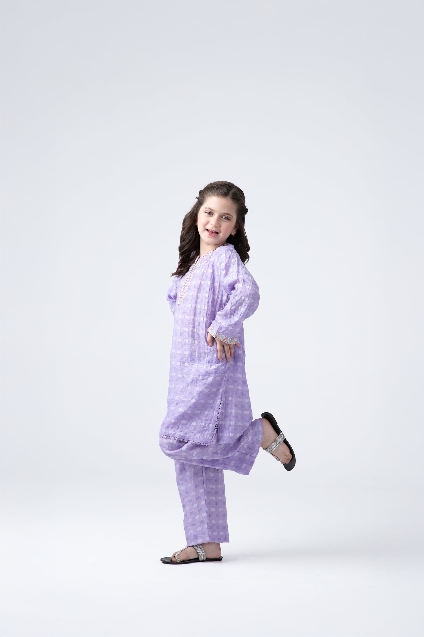 Lilac Embroidered Kurta Set - 2pc
