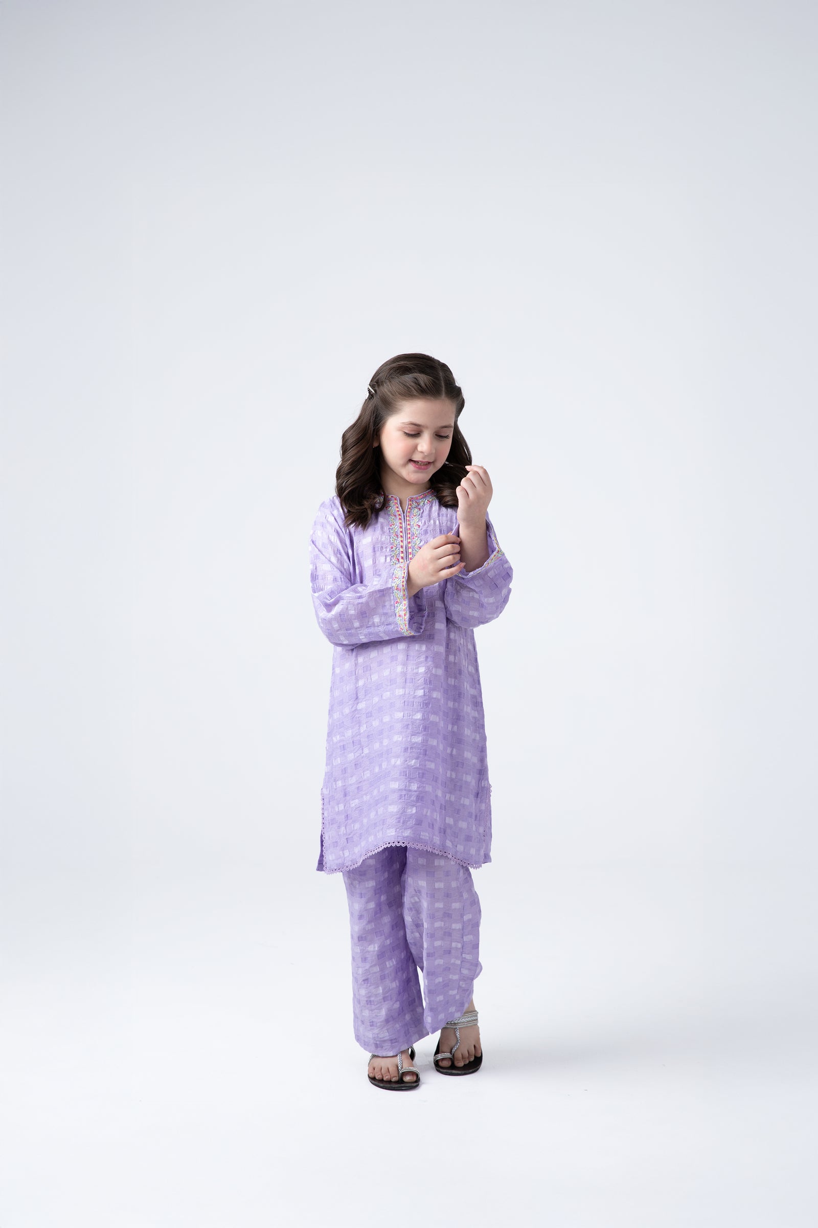 Lilac Embroidered Kurta Set - 2pc